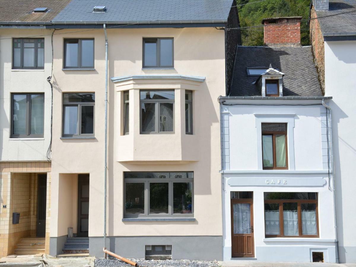 فيلا Large Townhouse With Pool Table بوالون المظهر الخارجي الصورة