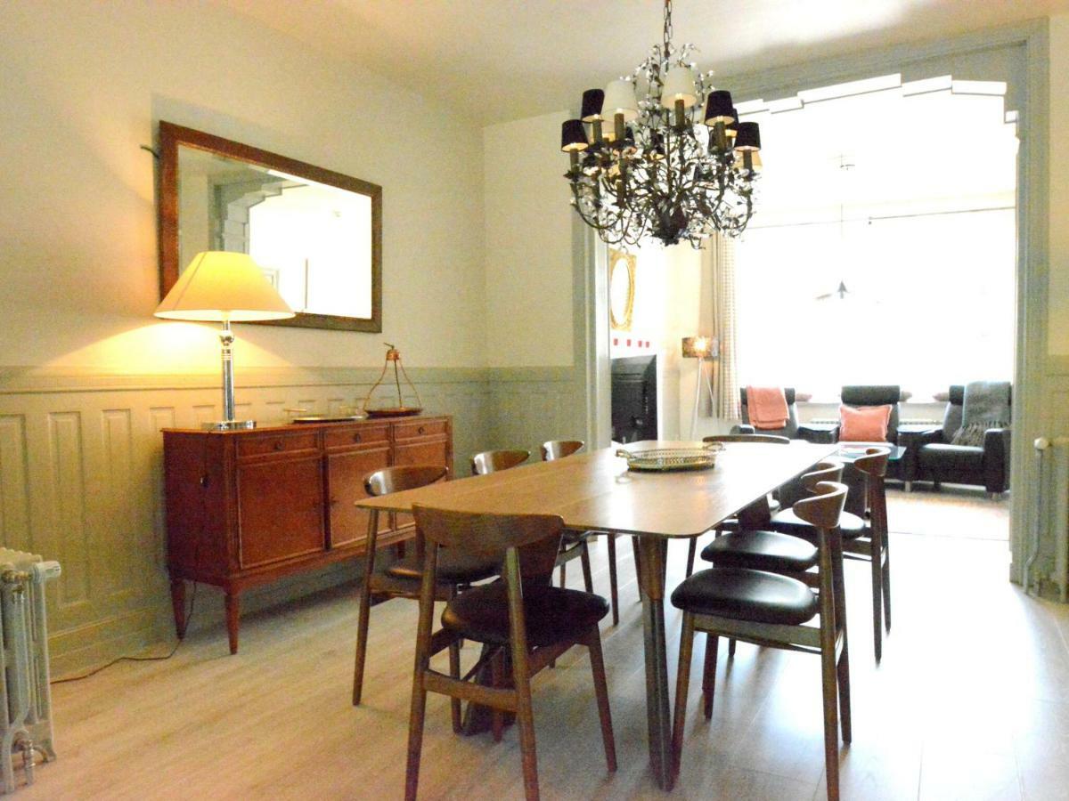 فيلا Large Townhouse With Pool Table بوالون المظهر الخارجي الصورة